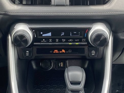 Certified 2025 Toyota RAV4 LE FWD image 32