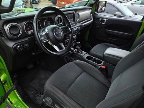 Used 2019 Jeep Wrangler Rubicon w/ Steel Bumper Group AWD/4WD image 13