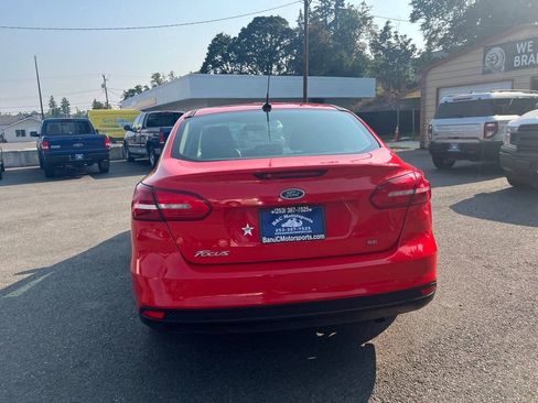 Used 2015 Ford Focus SE FWD image 39