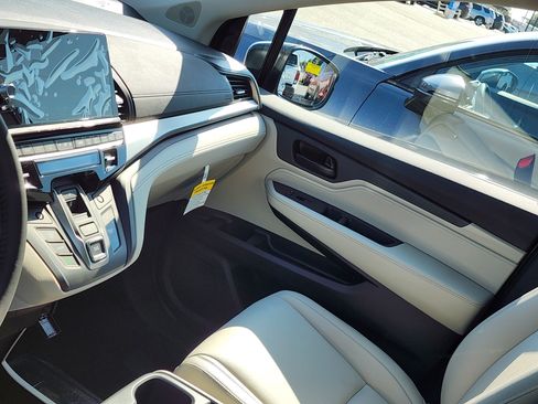 New 2026 Honda Odyssey EX-L image 9