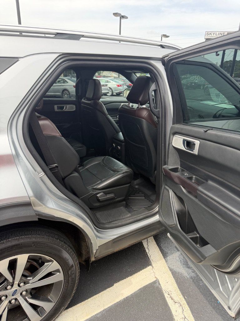 Used 2020 Ford Explorer Platinum w/ Premium Technology Package AWD/4WD image 34