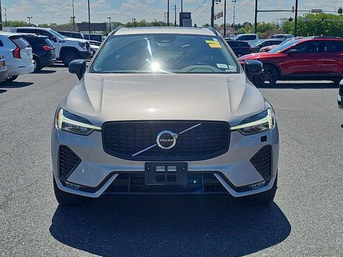 Used 2023 Volvo XC60 B5 Plus w/ Protection Package Premier AWD/4WD image 17