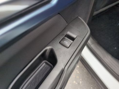 New 2025 Chevrolet Equinox EV LT w/ Convenience Package II image 11