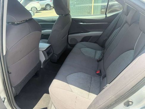 Used 2021 Toyota Camry LE FWD image 5