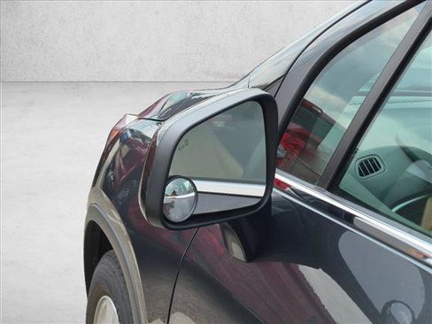 Used 2017 Chevrolet Trax LT w/ Sun & Sound Package FWD image 16