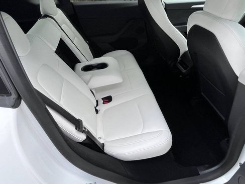 Used 2023 Tesla Model Y Long Range AWD/4WD image 27