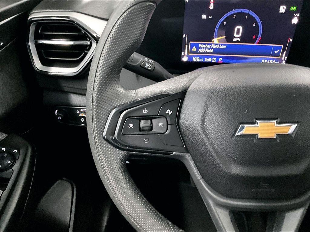 Used 2025 Chevrolet TrailBlazer LT AWD/4WD image 23