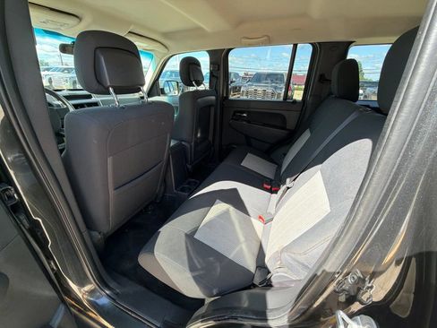 Used 2010 Jeep Liberty Sport w/ Popular Equipment Group AWD/4WD image 22