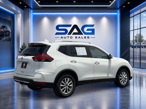 Used 2020 Nissan Rogue SV FWD image 4