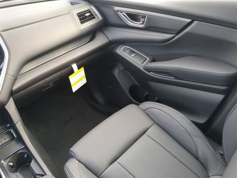 New 2025 Subaru Ascent Limited image 16