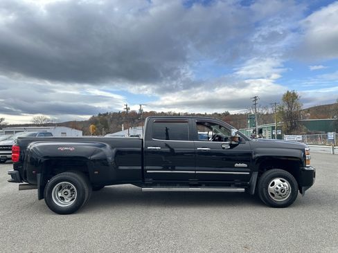 Used 2015 Chevrolet Silverado 3500 High Country w/ Duramax Plus Package image 4
