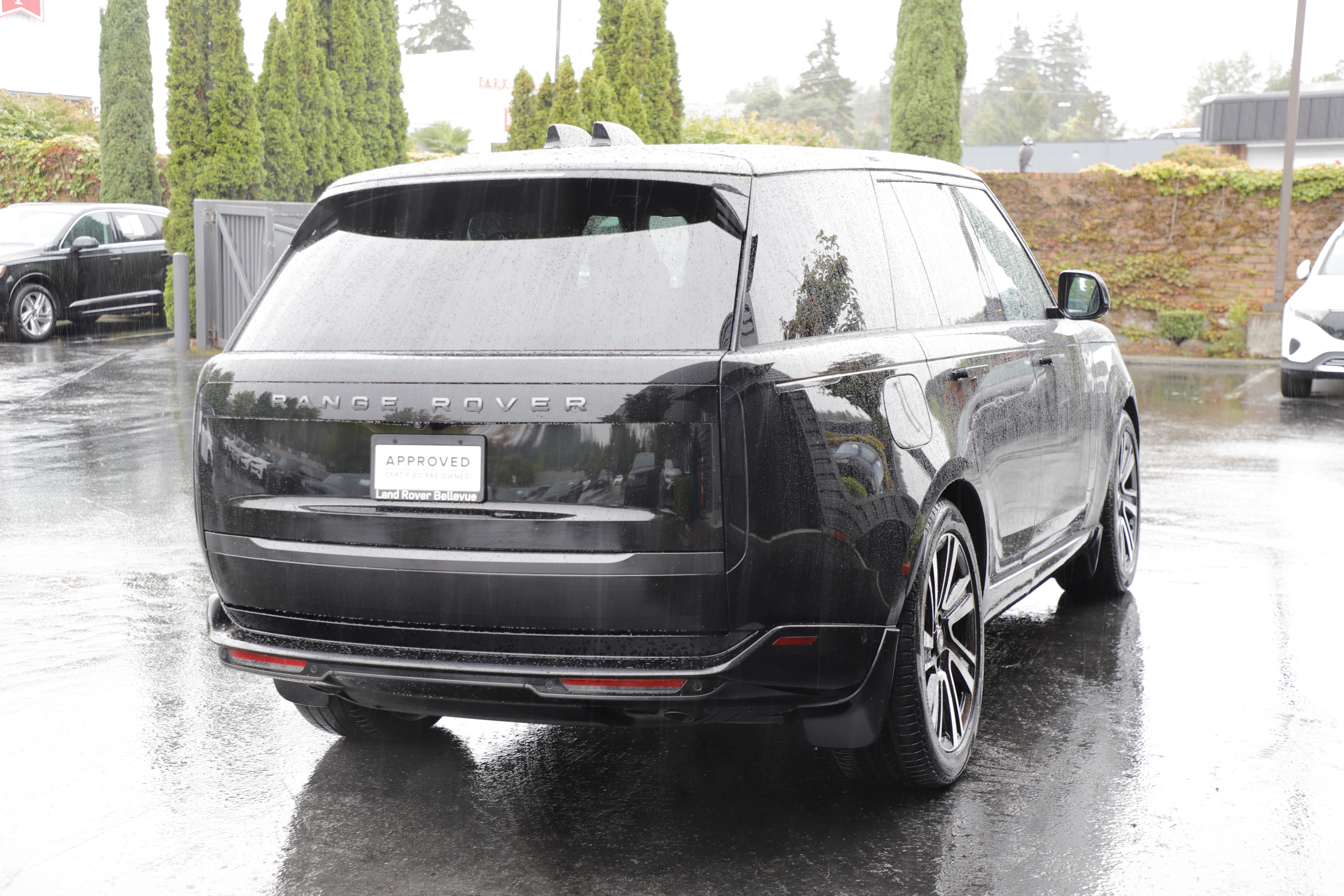 Certified 2024 Land Rover Range Rover SE AWD/4WD image 6