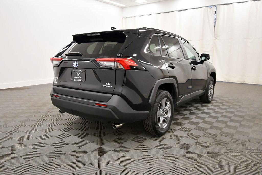Used 2022 Toyota RAV4 LE AWD/4WD image 8