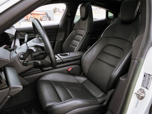 Used 2022 Porsche Taycan 4S image 19