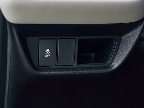 Certified 2026 Honda HR-V LX image 40