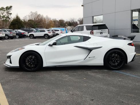 Used 2025 Chevrolet Corvette Z06 image 5