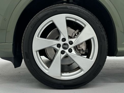 Used 2025 Audi Q5 Premium Plus w/ Premium Plus AWD/4WD image 9