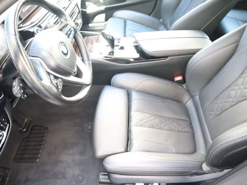 Used 2023 BMW 530e xDrive AWD/4WD image 26