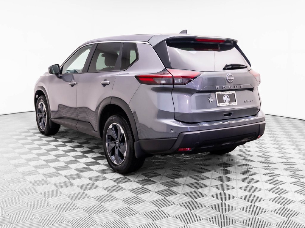 Used 2024 Nissan Rogue SV AWD/4WD image 4