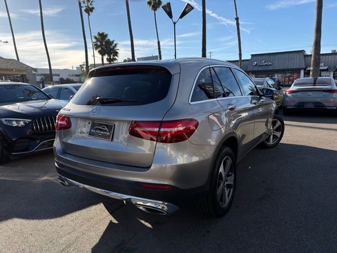 Used 2019 Mercedes-Benz GLC 300 w/ Premium Package image 4