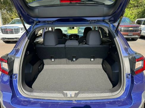 Used 2025 Subaru Crosstrek 2.5i Premium AWD/4WD image 9