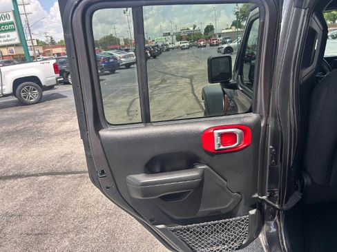 Used 2018 Jeep Wrangler Unlimited Sport S AWD/4WD image 13