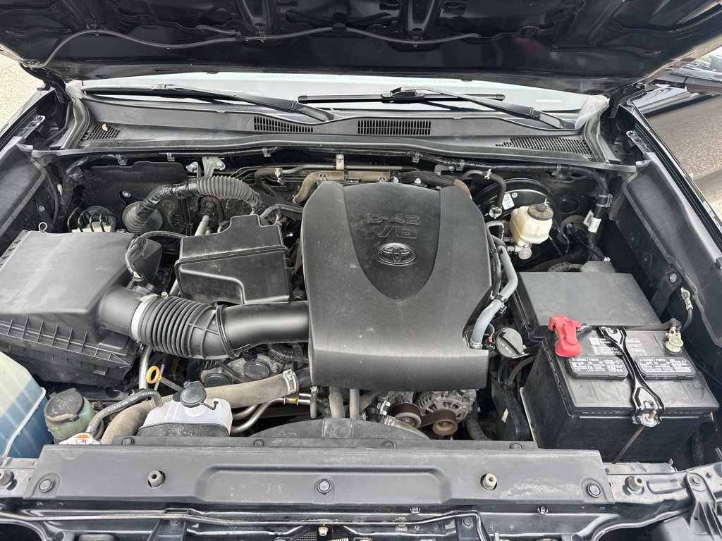 Used 2020 Toyota Tacoma Limited AWD/4WD image 27