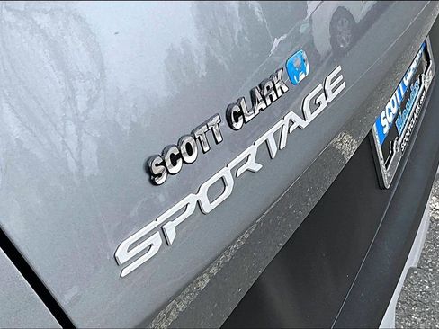 Used 2024 Kia Sportage LX image 23