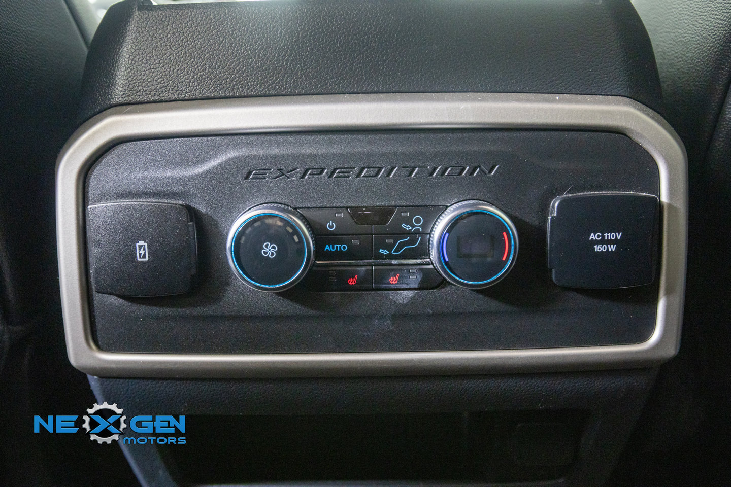 Used 2024 Ford Expedition Limited AWD/4WD image 33