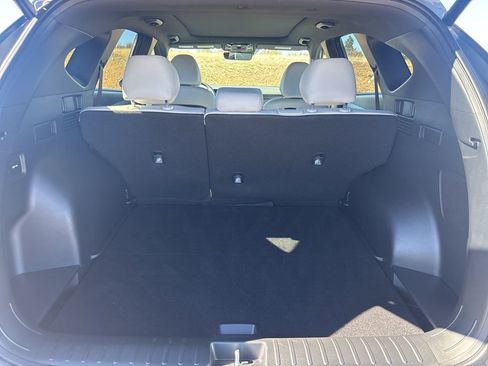 Used 2025 Hyundai Tucson Limited AWD/4WD image 16