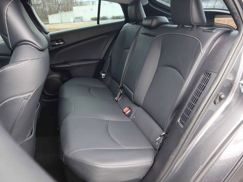 Used 2020 Toyota Prius Prime XLE image 3