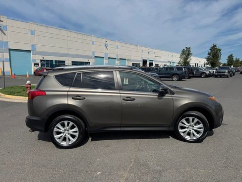 Used 2014 Toyota RAV4 Limited AWD/4WD image 17