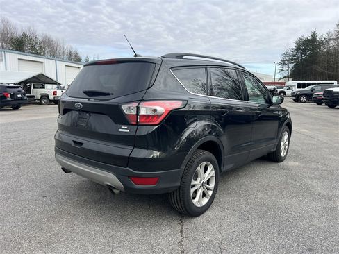 Used 2018 Ford Escape SE image 5