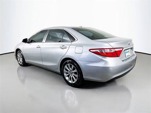 Used 2017 Toyota Camry XLE image 6