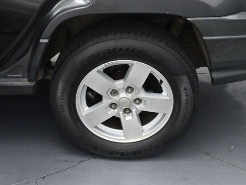 Used 2004 Jeep Grand Cherokee Laredo RWD image 24