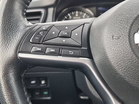 Used 2018 Nissan Rogue SV AWD/4WD image 14