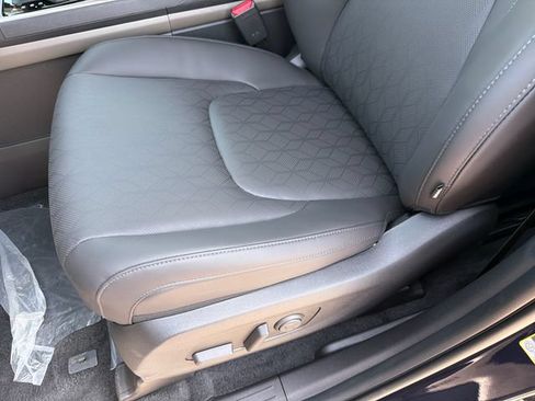 New 2027 Kia Carnival EX FWD image 18