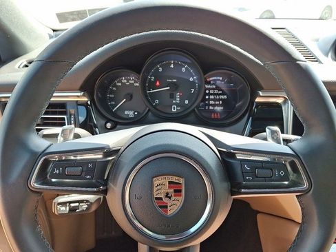 Used 2024 Porsche Macan image 23