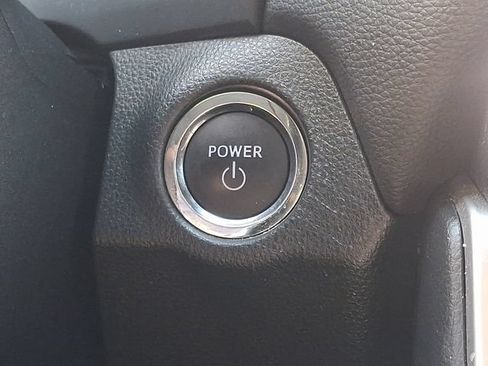 Used 2025 Toyota RAV4 XLE AWD/4WD image 19