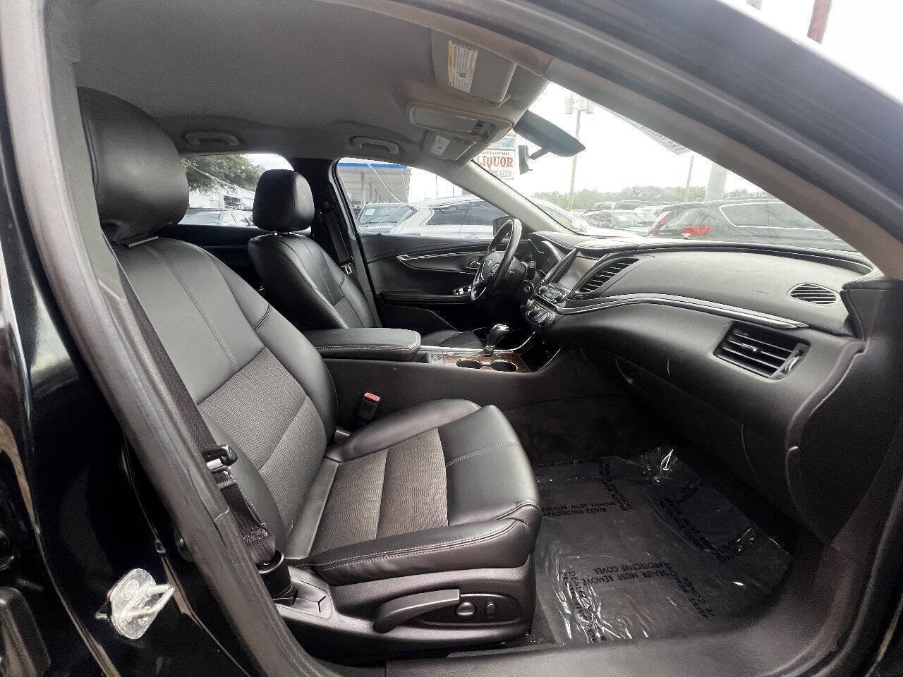 Used 2015 Chevrolet Impala LT FWD image 13