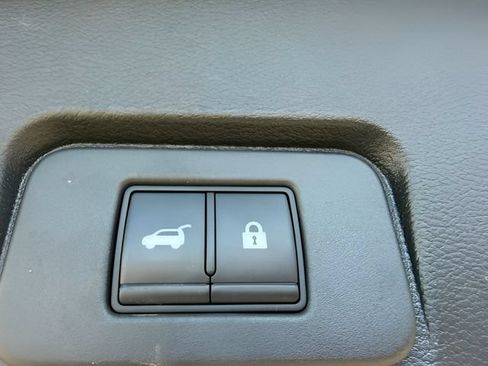 Used 2021 Nissan Rogue SV w/ Premium Package AWD/4WD image 10