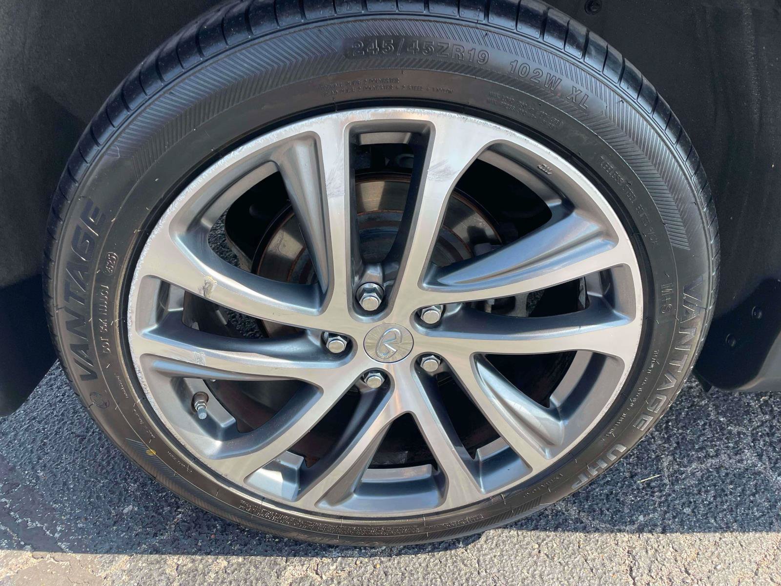 Used 2017 INFINITI QX50 2WD w/ Deluxe Touring Package image 9
