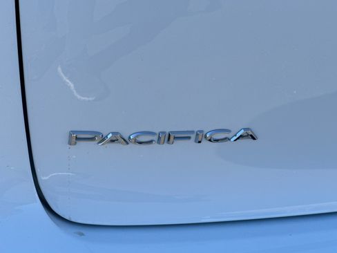 New 2027 Chrysler Pacifica Select FWD image 24