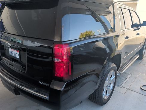 Used 2017 Chevrolet Suburban Premier RWD image 4