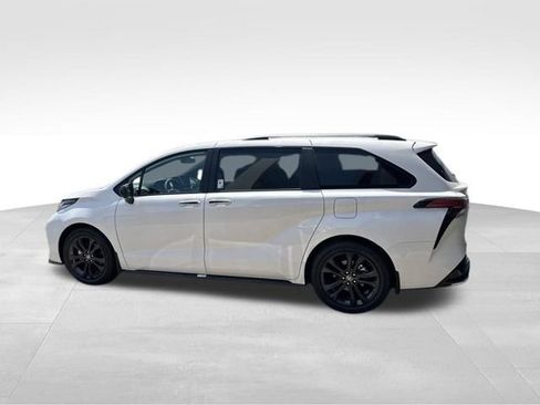 Certified 2026 Toyota Sienna XSE FWD image 2