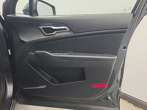 Used 2025 Kia Sportage LX image 13