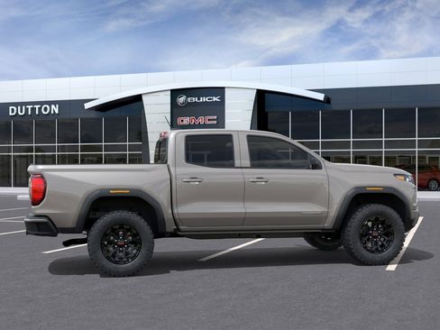 New 2026 GMC Canyon Elevation w/ Convenience Package image 29