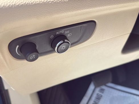 Used 2023 Buick Envision Preferred FWD image 16