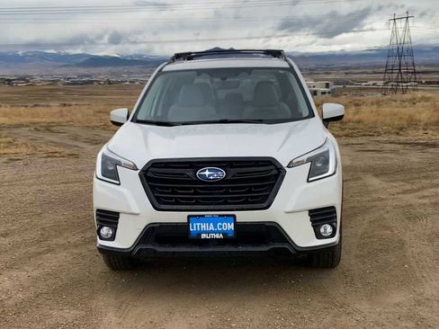 Used 2023 Subaru Forester Premium image 3