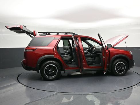 Certified 2025 Nissan Pathfinder Rock Creek image 38